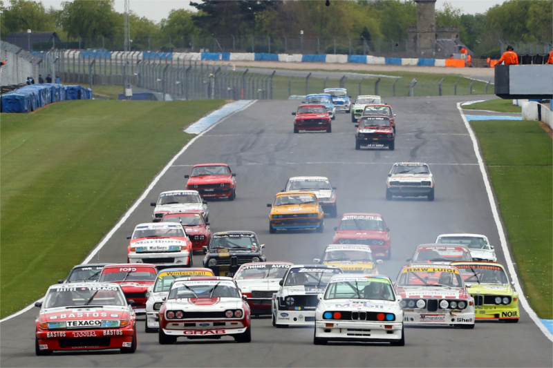 400+ historic racing cars rev up for Donington Historic Festival